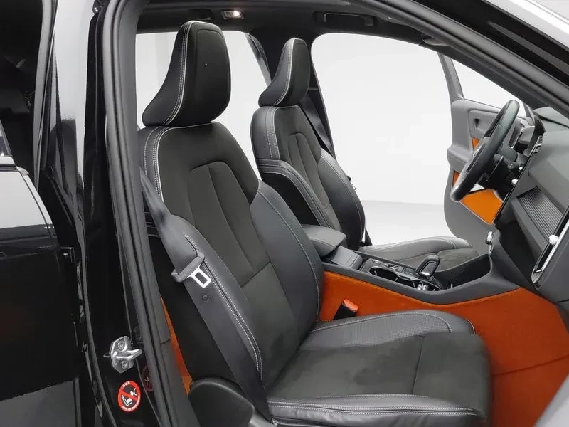 Volvo XC40 T4 R-Design, снимка 12 - Автомобили и джипове - 56221794
