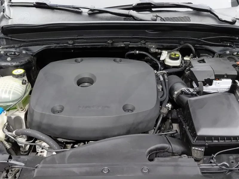 Volvo XC40 T4 R-Design, снимка 6 - Автомобили и джипове - 56221794