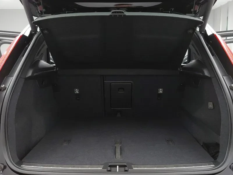 Volvo XC40 T4 R-Design, снимка 17 - Автомобили и джипове - 56221794