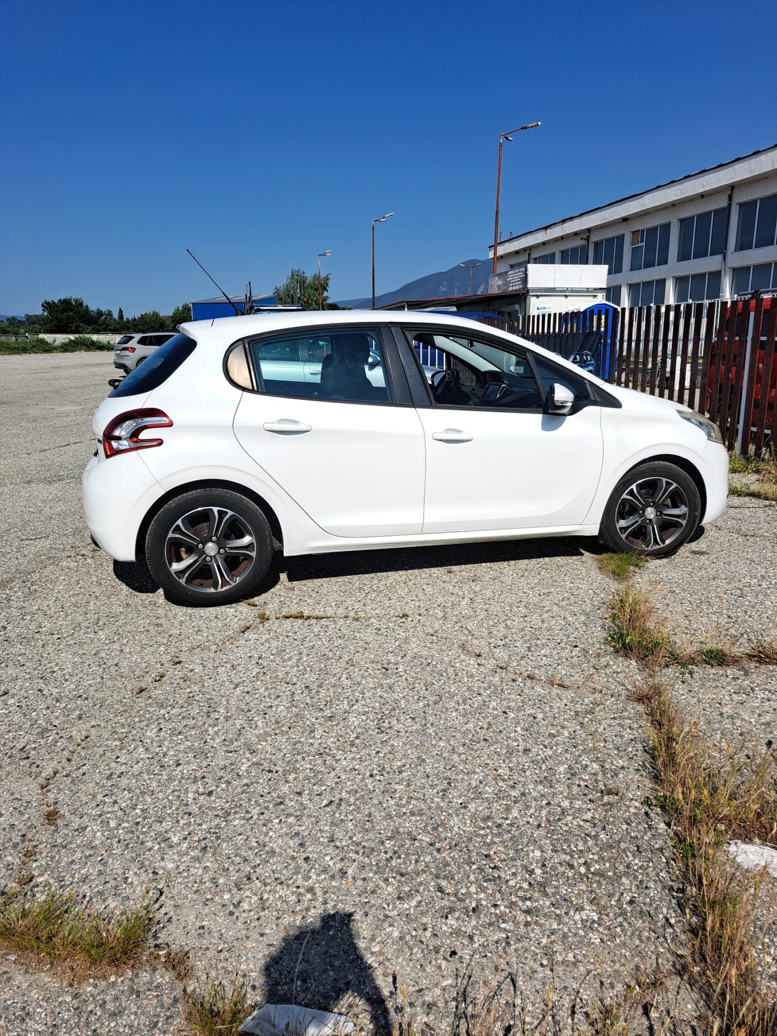 Peugeot 208 1.4i..gpl..165 km.5b - изображение 7