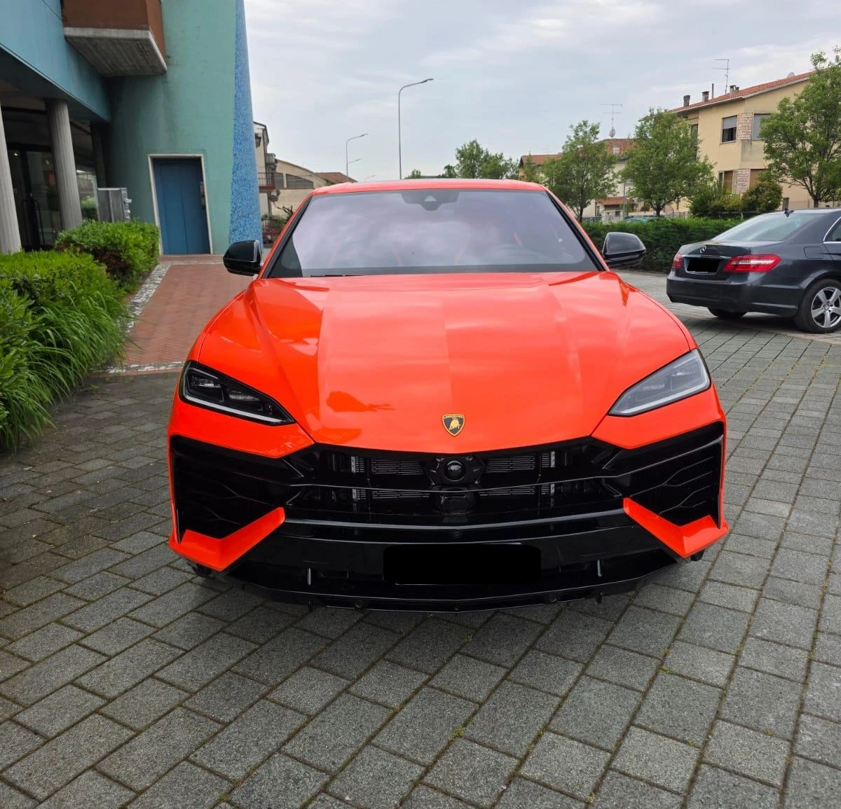 Lamborghini Urus SE 4.0 V8 Plug-in Hybrid 4WD - изображение 3