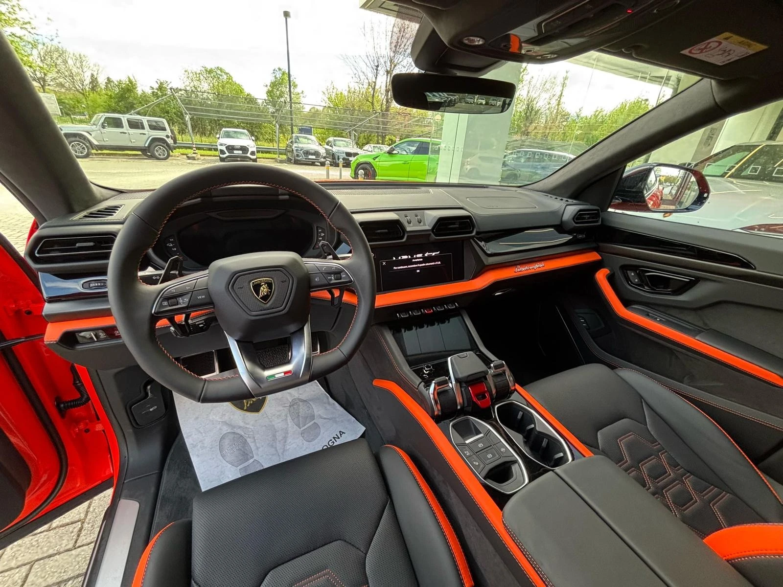 Lamborghini Urus SE 4.0 V8 Plug-in Hybrid 4WD - изображение 4