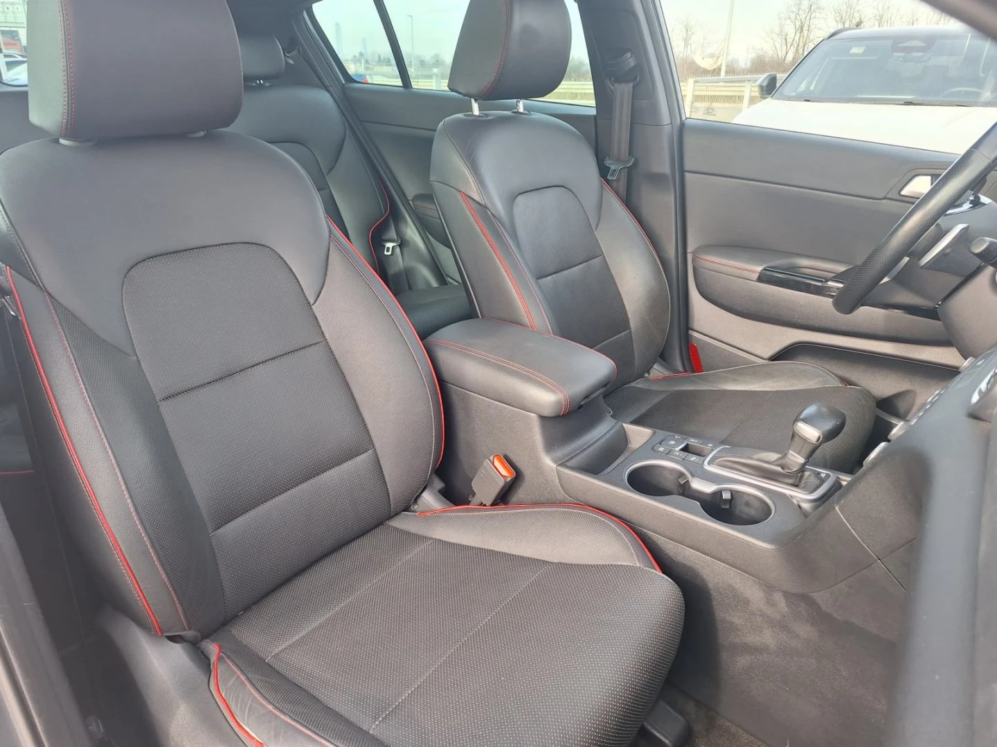 Kia Sportage 2.0 CRDi / 185 к.с. / DCT-8 / AWD/GT LINE - изображение 10