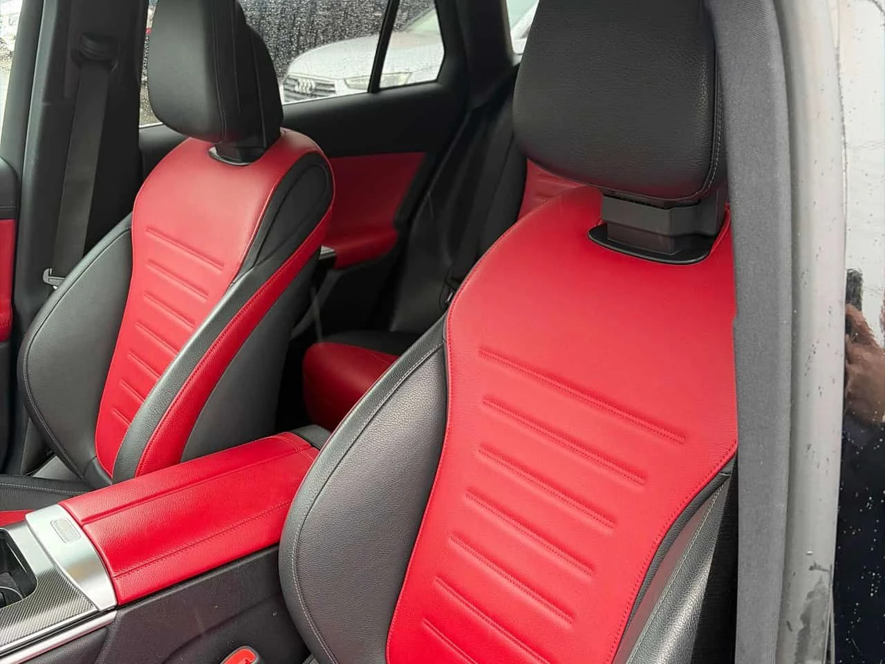 Mercedes-Benz GLC 300 /ПАНОРАМА/360 КАМЕРИ/БЕЗ ЗАБЕЛЕЖКИ , снимка 11 - Автомобили и джипове - 54164145