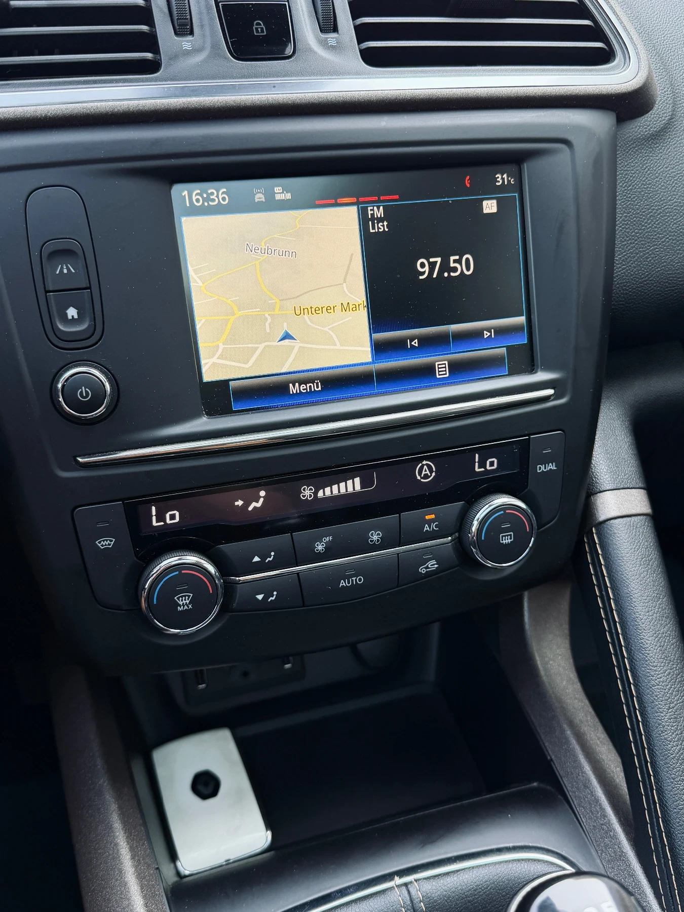 Renault Kadjar 1.6dCi / PANORAMA / 100, 000KM, снимка 8 - Автомобили и джипове - 55178935