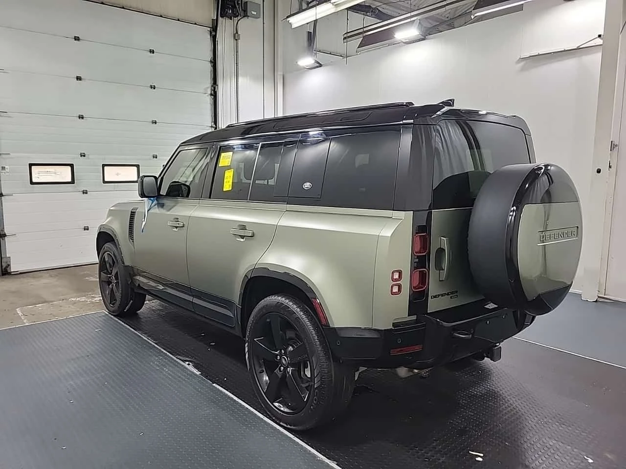 Land Rover Defender * X DYNAMIC SE * CARFAX * , снимка 5 - Автомобили и джипове - 55611248