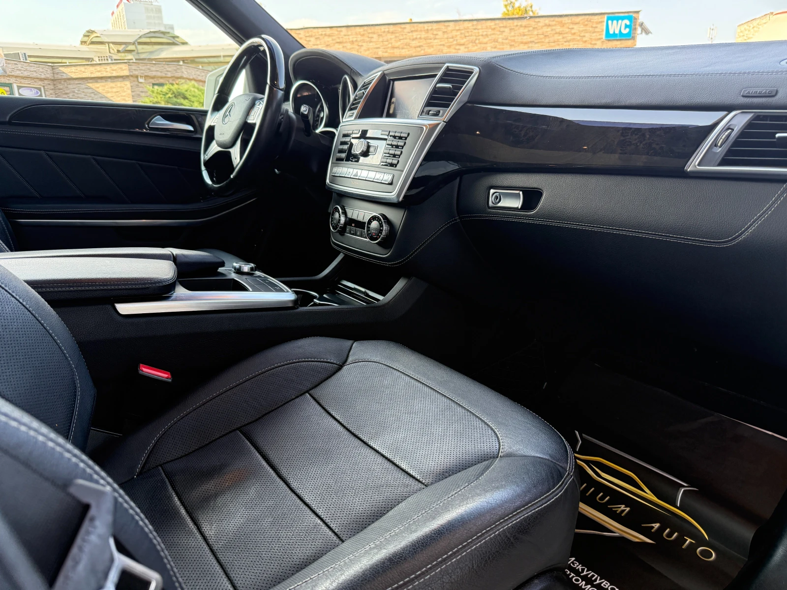 Mercedes-Benz GL 450 6 МЕСЕЦА ГАРАНЦИЯ/367к.с. 7 Местен/Монитори, снимка 12 - Автомобили и джипове - 55660873