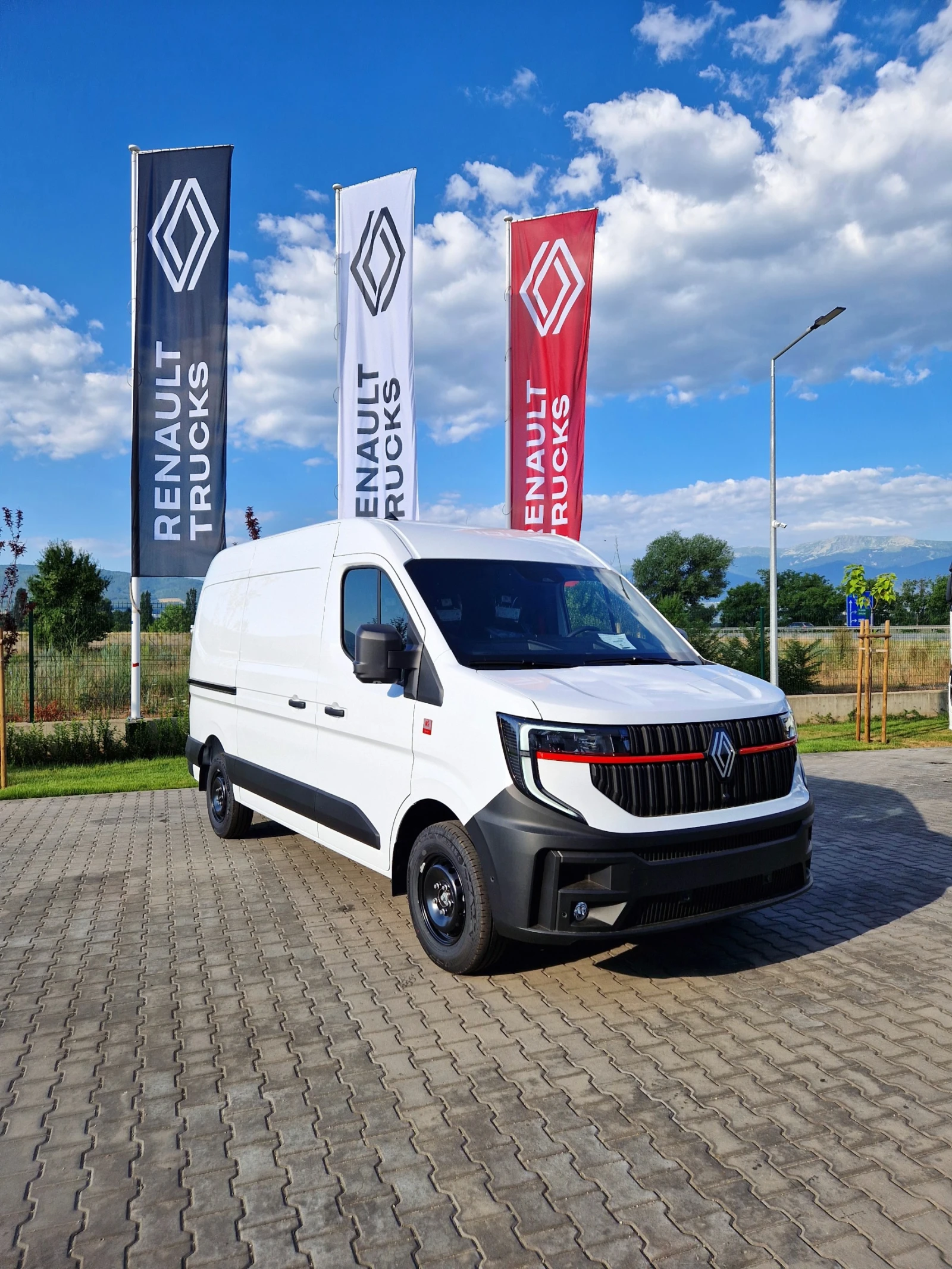 Renault Master RED EDITION L2H2 | ЧИСТО НОВ| Apple Car Play - изображение 3