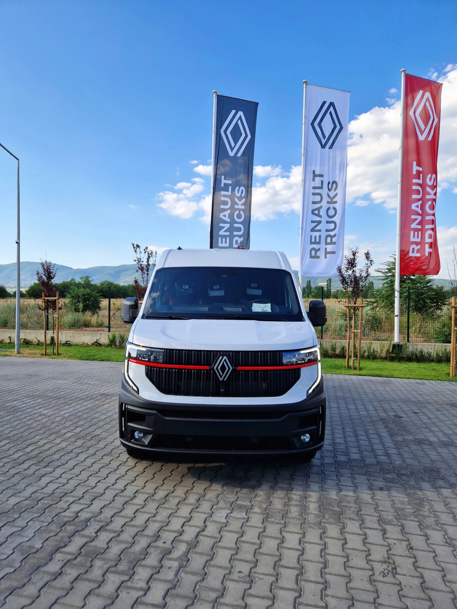 Renault Master RED EDITION L2H2 | ЧИСТО НОВ| Apple Car Play - изображение 2