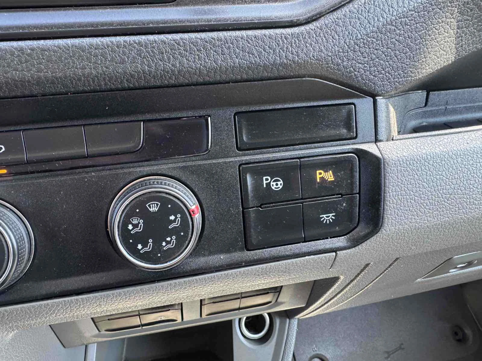 VW Crafter L2H1 KLIMA, AVTOMATIK, снимка 12 - Бусове и автобуси - 55492966