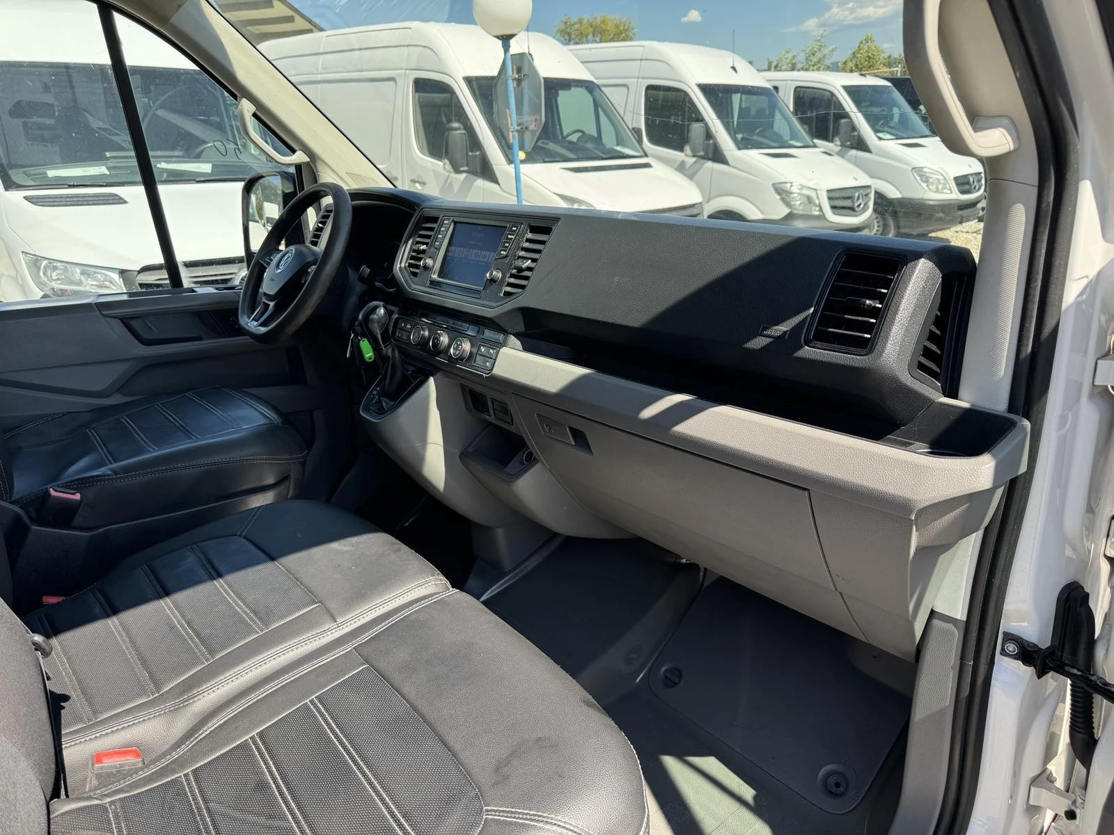VW Crafter L2H1 KLIMA, AVTOMATIK, снимка 11 - Бусове и автобуси - 55492966
