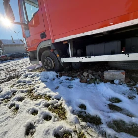 Iveco Eurocargo 180 коня с падащ борд, снимка 3
