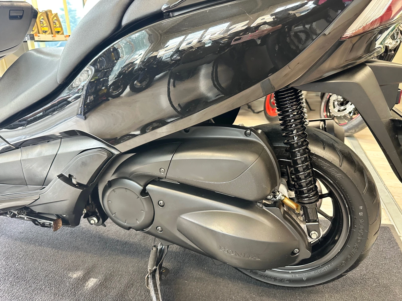 Honda Forza 300i ABS 06.2015г., снимка 13 - Мотоциклети и мототехника - 54886589