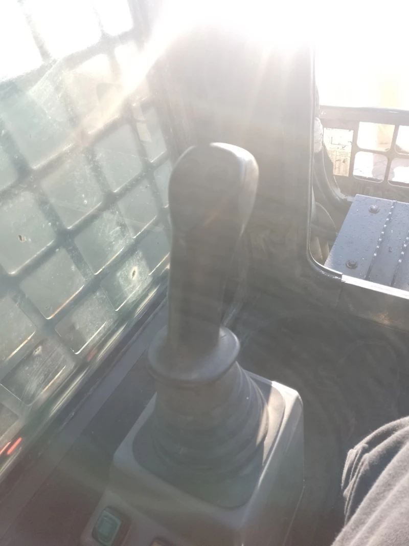 Челен товарач Друга марка Takeuchi TL150, снимка 14 - Индустриална техника - 49918581