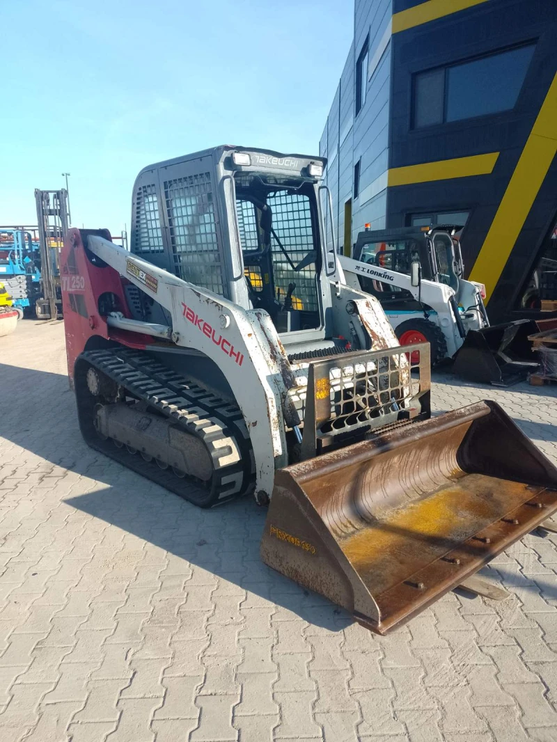 Челен товарач Друга марка Takeuchi TL150