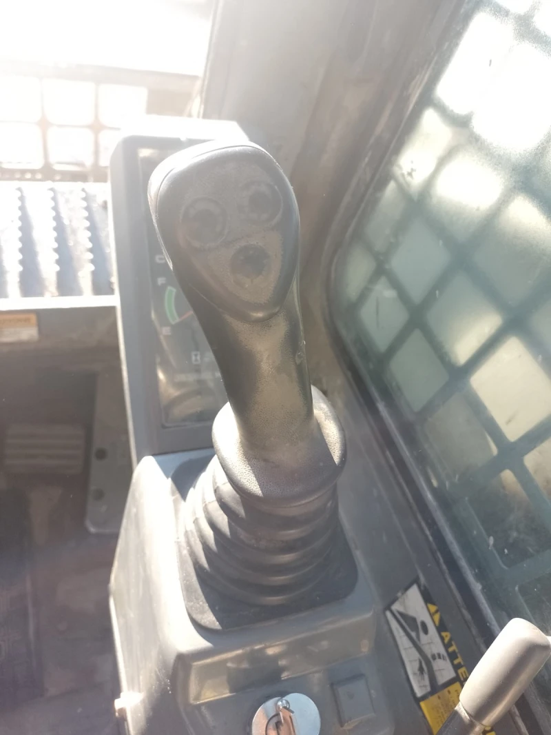 Челен товарач Друга марка Takeuchi TL150, снимка 13 - Индустриална техника - 49918581