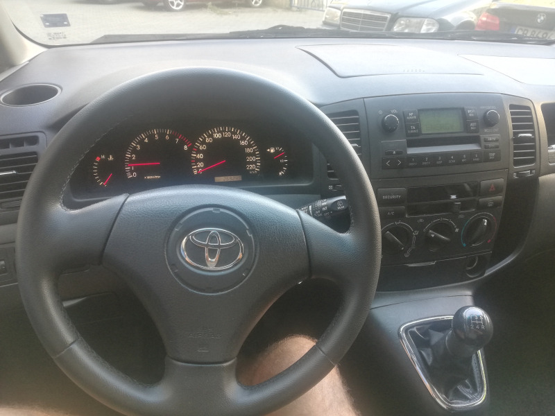 Toyota Corolla verso 1.6 VVT-I 110 к. с. , снимка 8 - Автомобили и джипове - 42149595