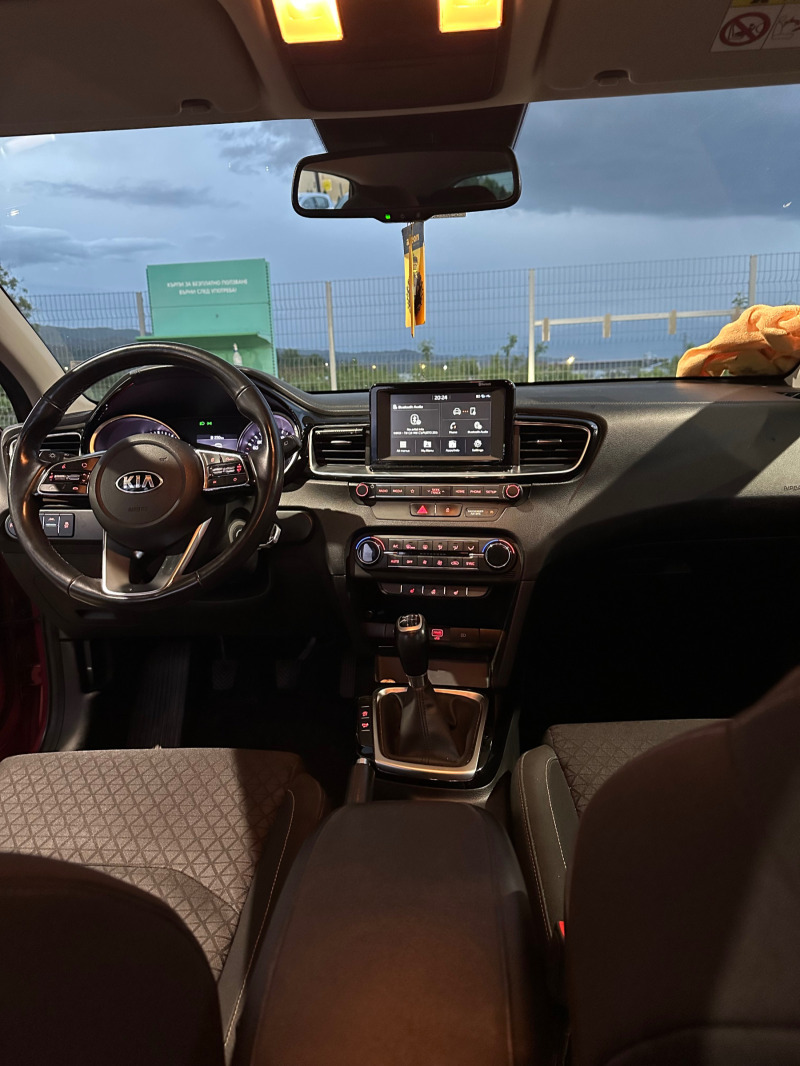 Kia Ceed, снимка 9 - Автомобили и джипове - 45424670