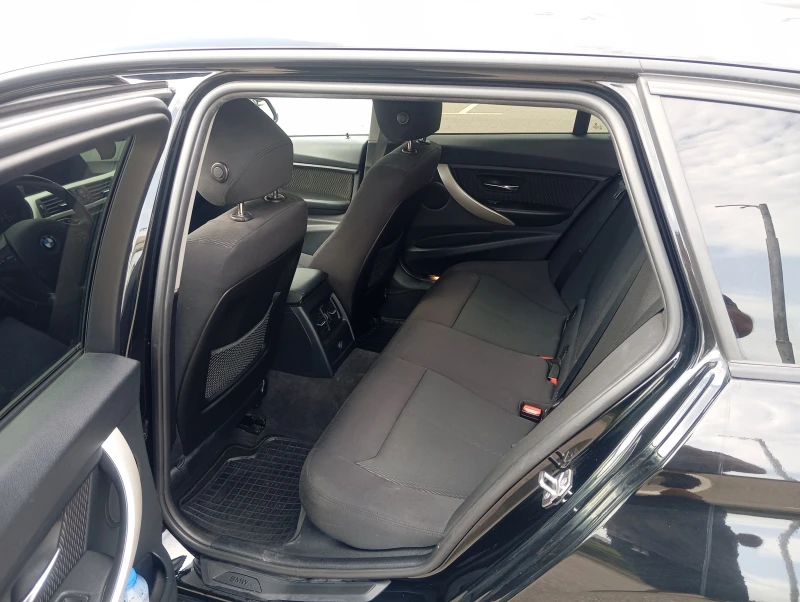 BMW 318, снимка 13 - Автомобили и джипове - 52529271