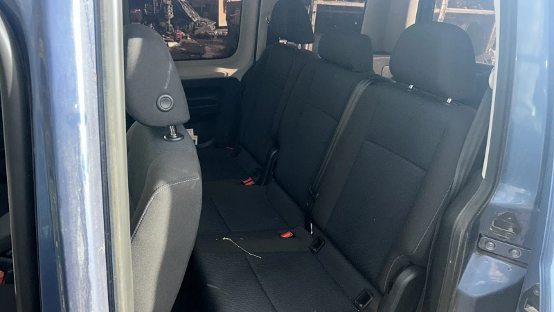 VW Caddy 2.0 TDI, снимка 5 - Автомобили и джипове - 52461804