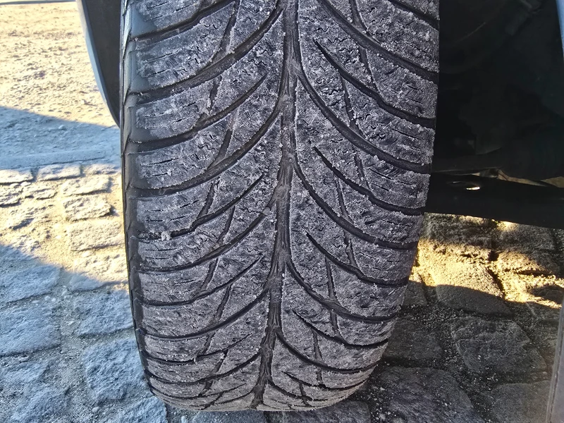 VW Touran 13г.1, 6-105к.с.7места, снимка 16 - Автомобили и джипове - 52775711