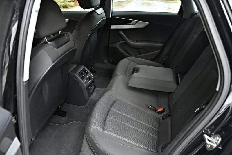 Audi A4 2.0 TDI, снимка 10 - Автомобили и джипове - 52845544