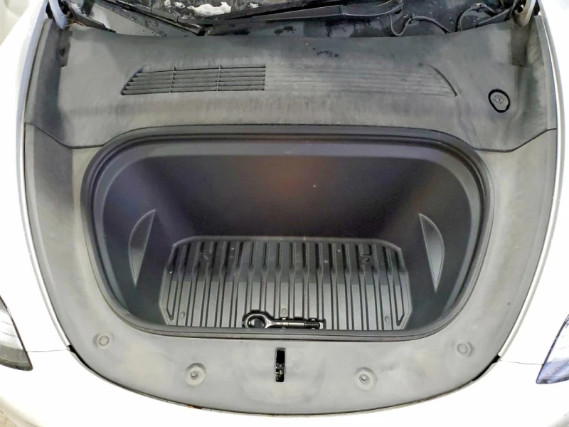 Tesla Model Y LONG RANGE AWD, снимка 11 - Автомобили и джипове - 53374610