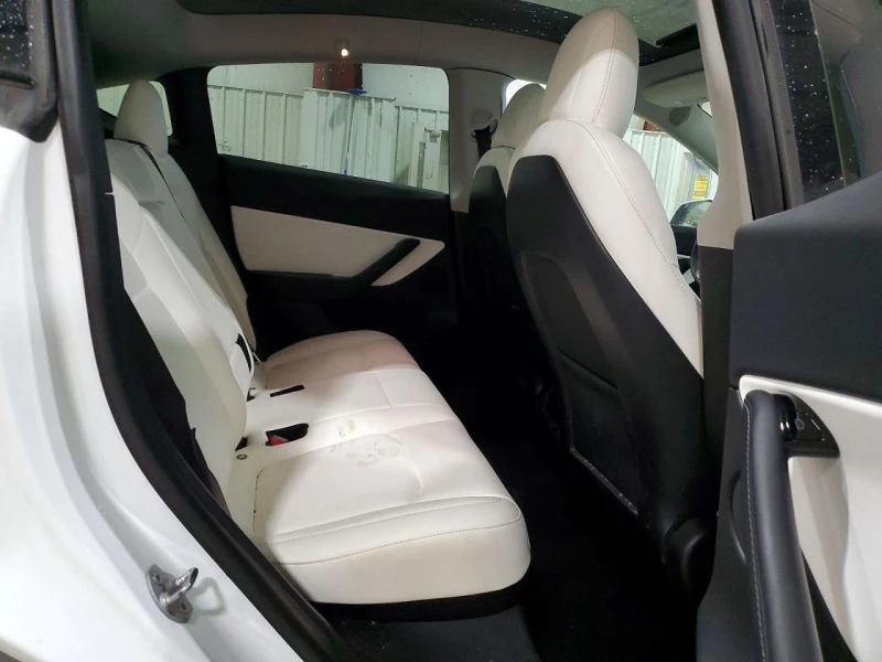 Tesla Model Y LONG RANGE AWD, снимка 10 - Автомобили и джипове - 53374610