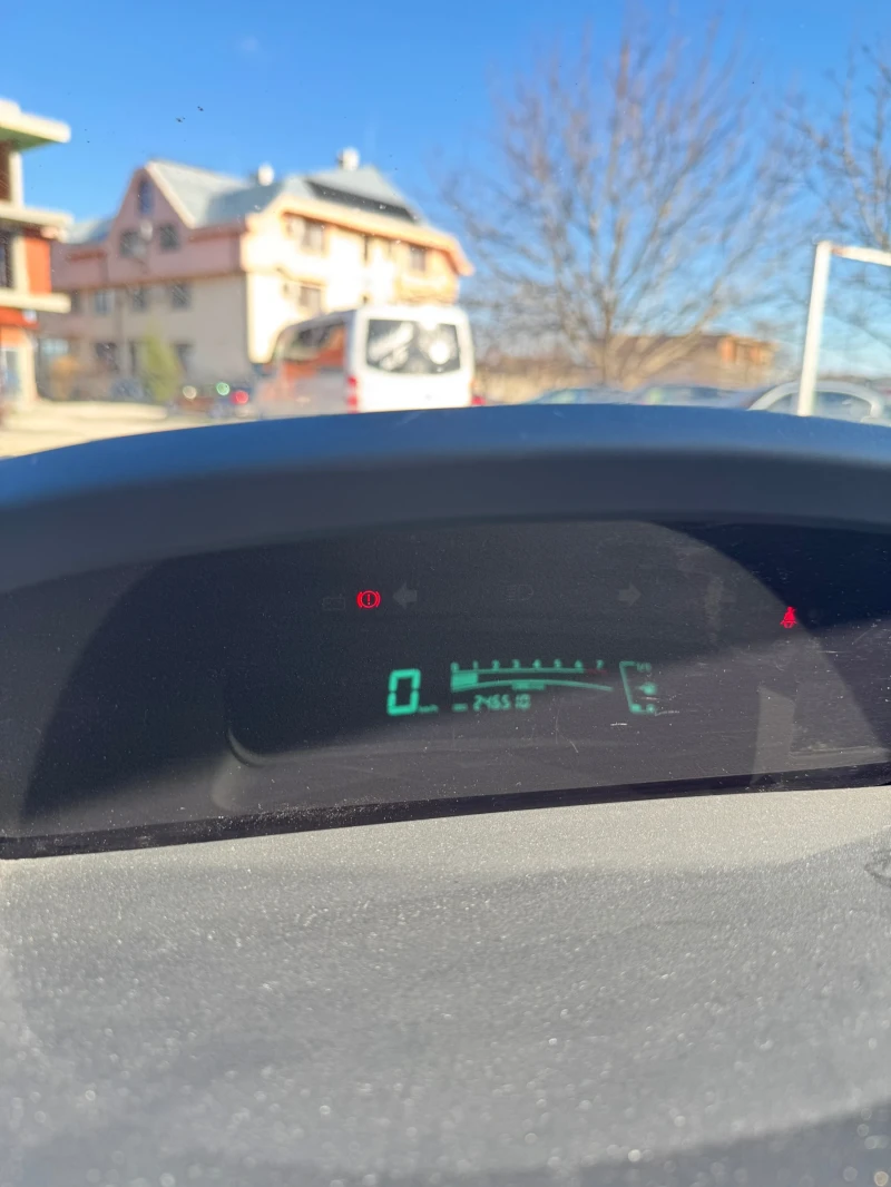 Toyota Yaris 1.3 стария мотор, снимка 8 - Автомобили и джипове - 53479315