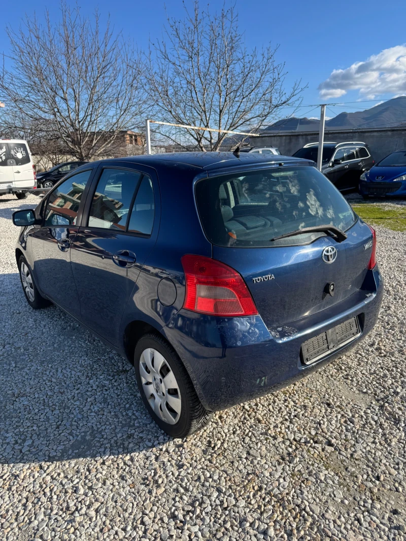 Toyota Yaris 1.3 стария мотор, снимка 4 - Автомобили и джипове - 53479315