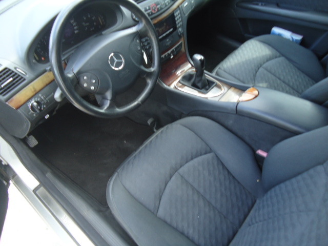 Mercedes-Benz E 220 CDI 6ck 150kc, снимка 5 - Автомобили и джипове - 45285385