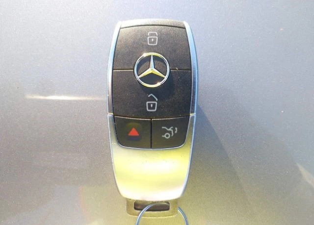 Mercedes-Benz C 300, снимка 17 - Автомобили и джипове - 48917859