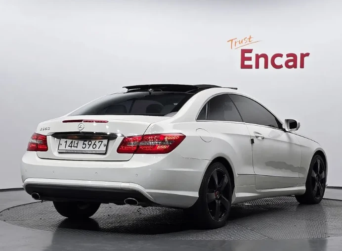 Mercedes-Benz E 350 Coupe - изображение 2