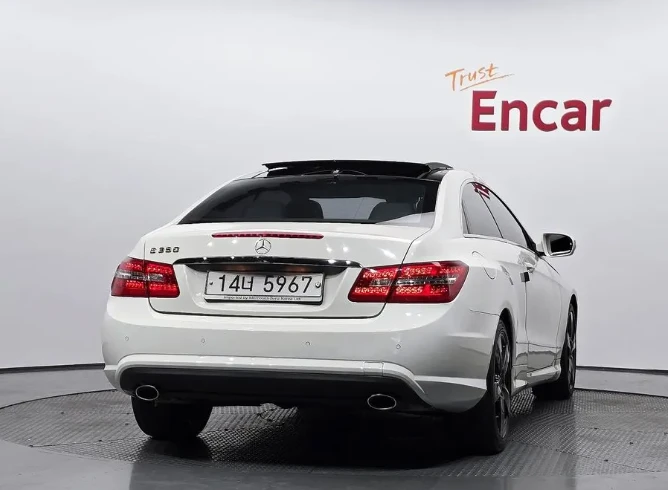 Mercedes-Benz E 350 Coupe - изображение 4