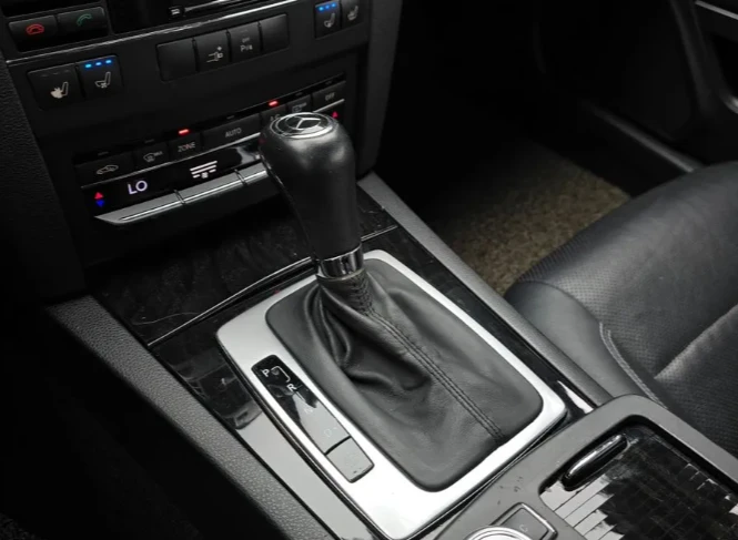 Mercedes-Benz E 350 Coupe - изображение 9