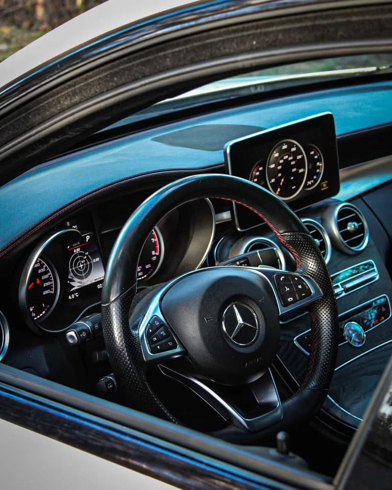 Mercedes-Benz C 450 AMG 4Matic * Burmester * АвтоКредит * (Налична в  БГ), снимка 10 - Автомобили и джипове - 55667781