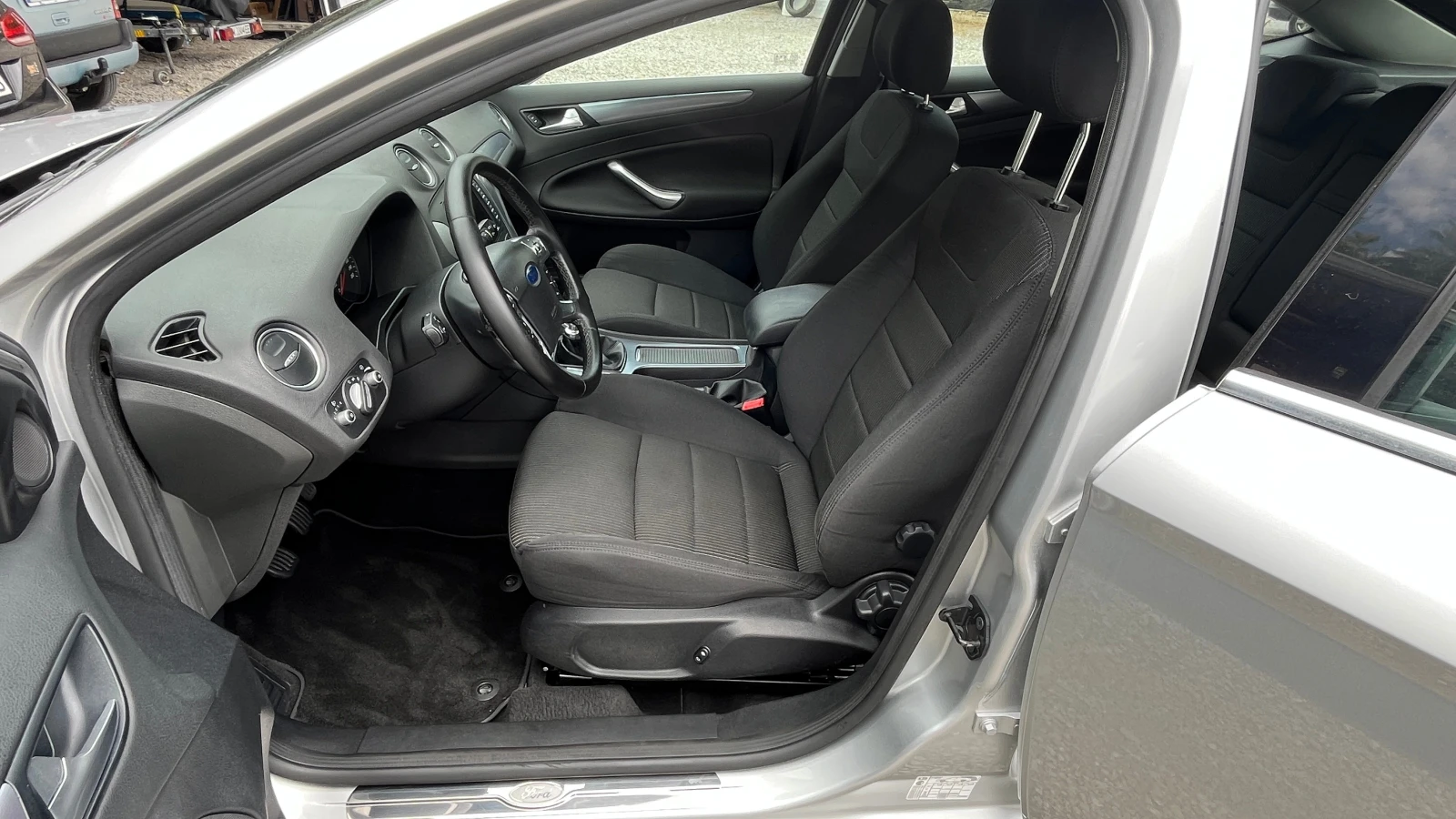 Ford Mondeo 2.0HDI TITANIUM - изображение 10