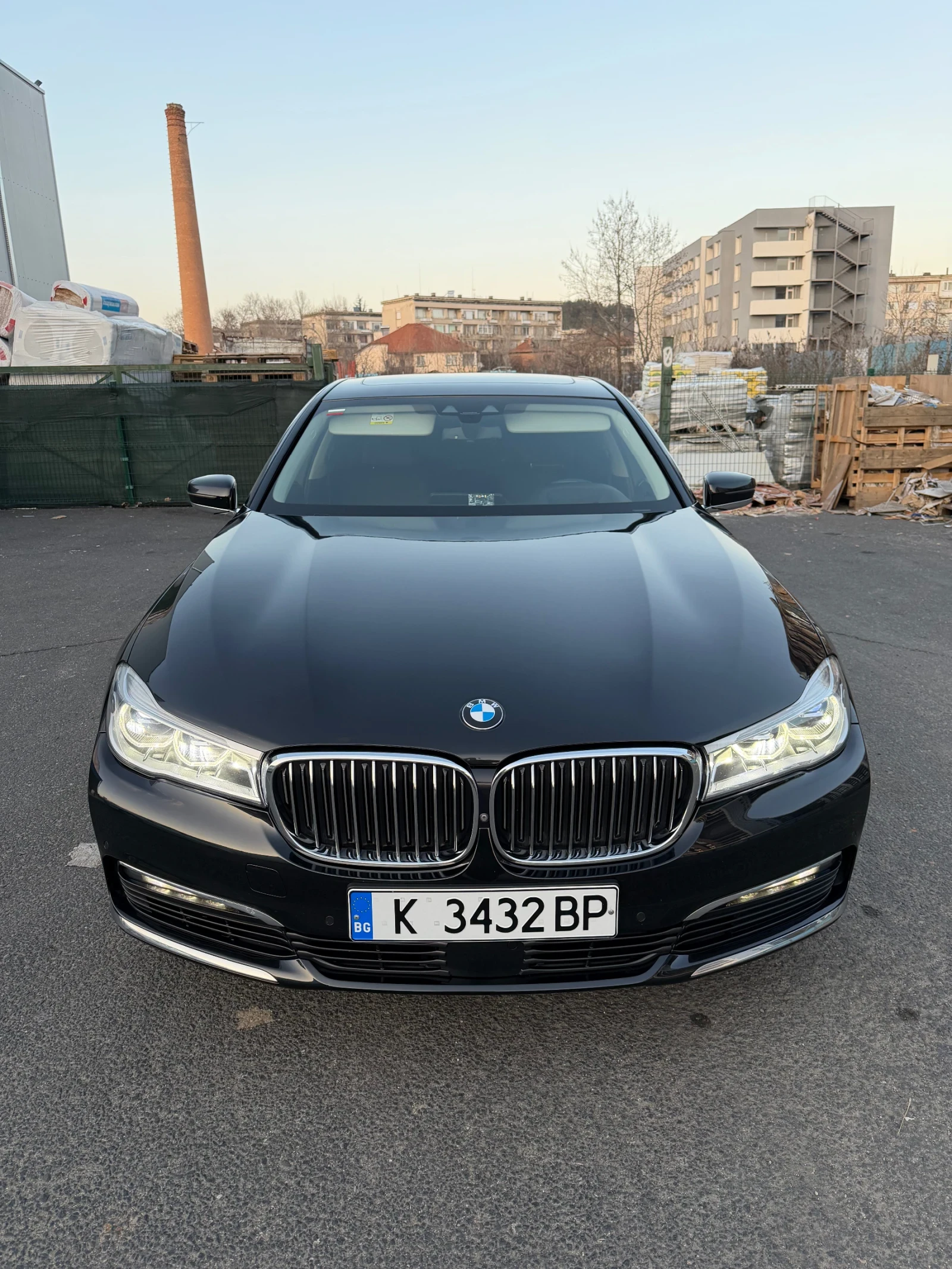BMW 740 xDrive - изображение 2