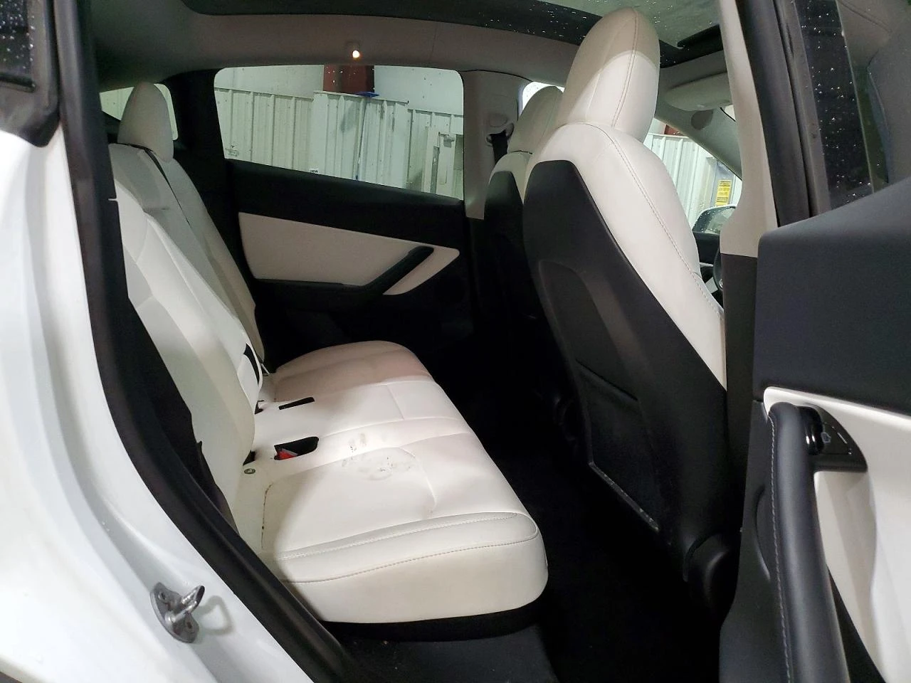 Tesla Model Y LONG RANGE AWD - изображение 10