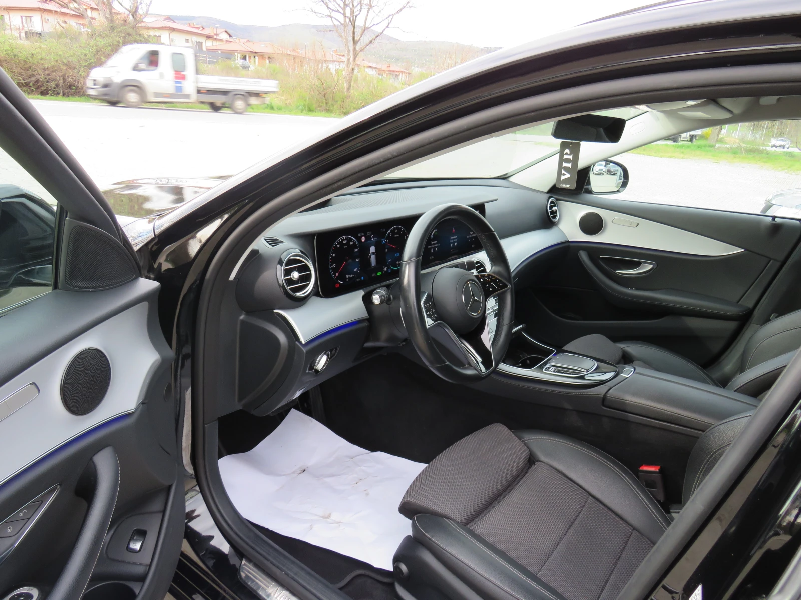 Mercedes-Benz E 300 DE HYBRID FULL LED HEAD UP , снимка 9 - Автомобили и джипове - 54134868