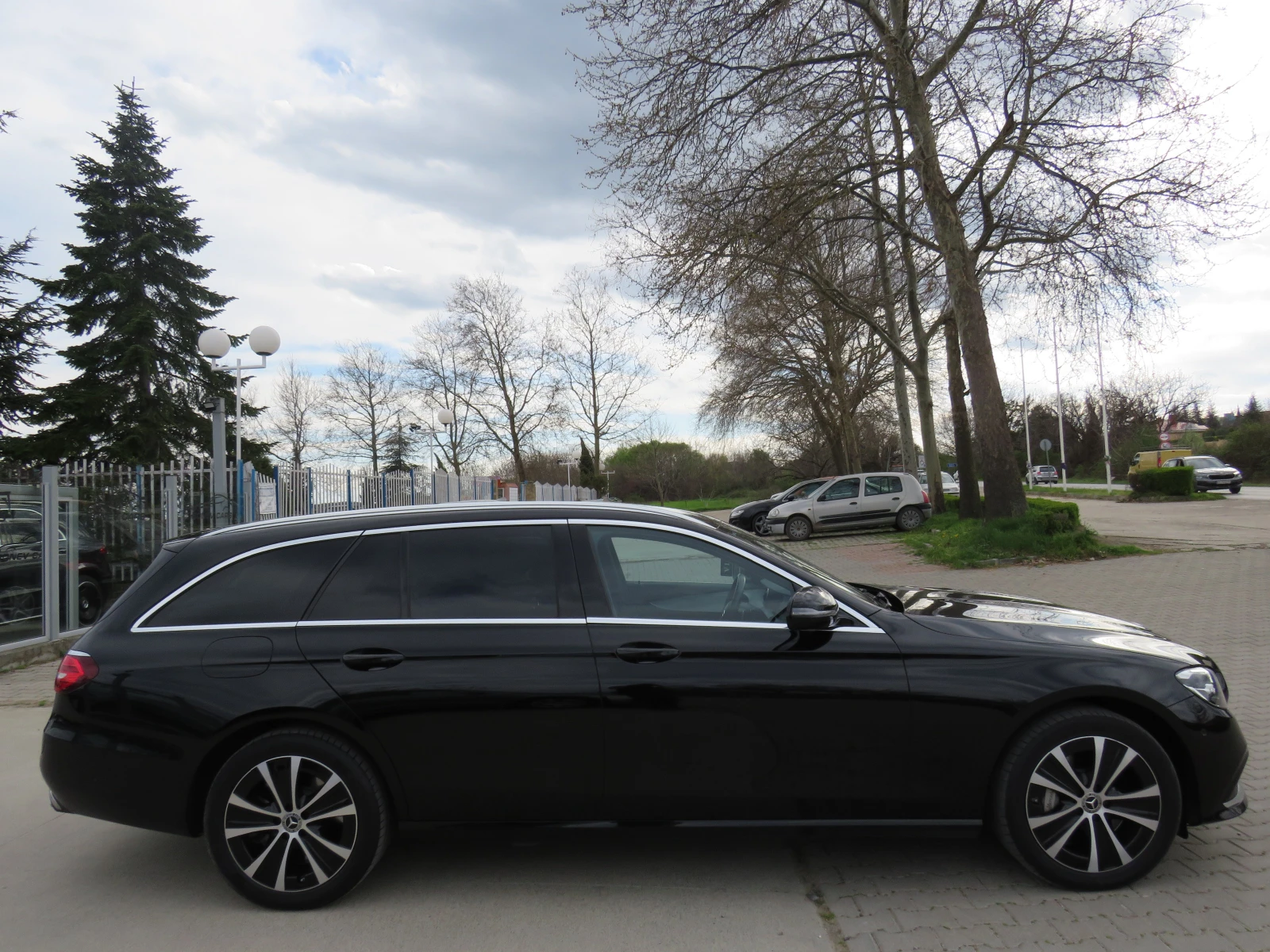 Mercedes-Benz E 300 DE HYBRID FULL LED HEAD UP , снимка 4 - Автомобили и джипове - 54134868