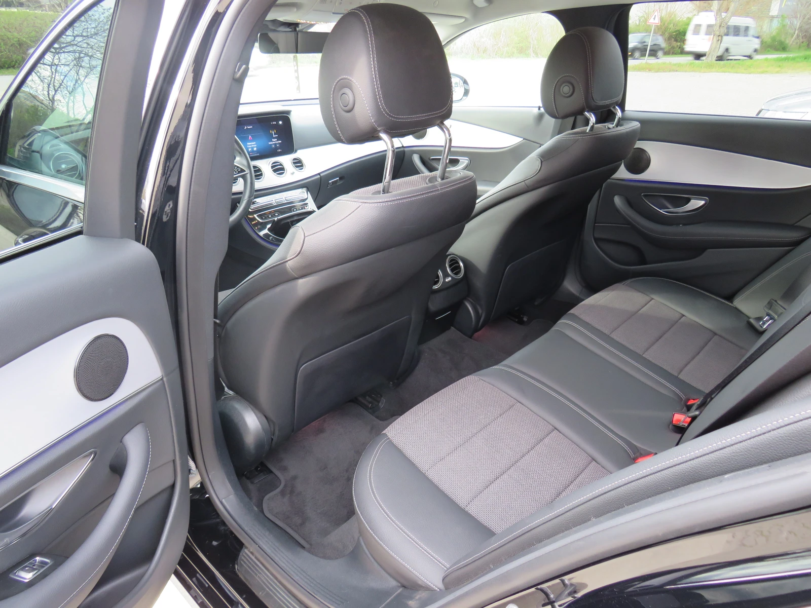 Mercedes-Benz E 300 DE HYBRID FULL LED HEAD UP , снимка 10 - Автомобили и джипове - 54134868