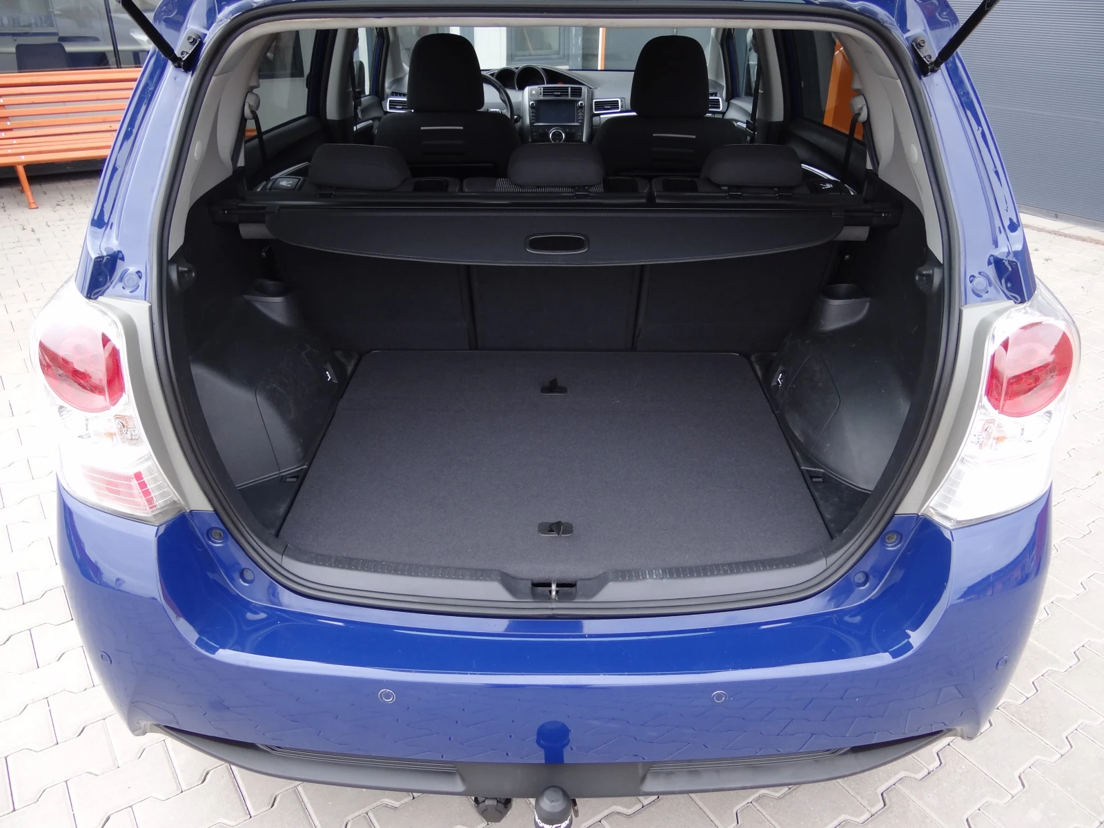 Toyota Verso 1.6i - 132k.c. - Facelift / Камера / Euro-6 /, снимка 15 - Автомобили и джипове - 54215913