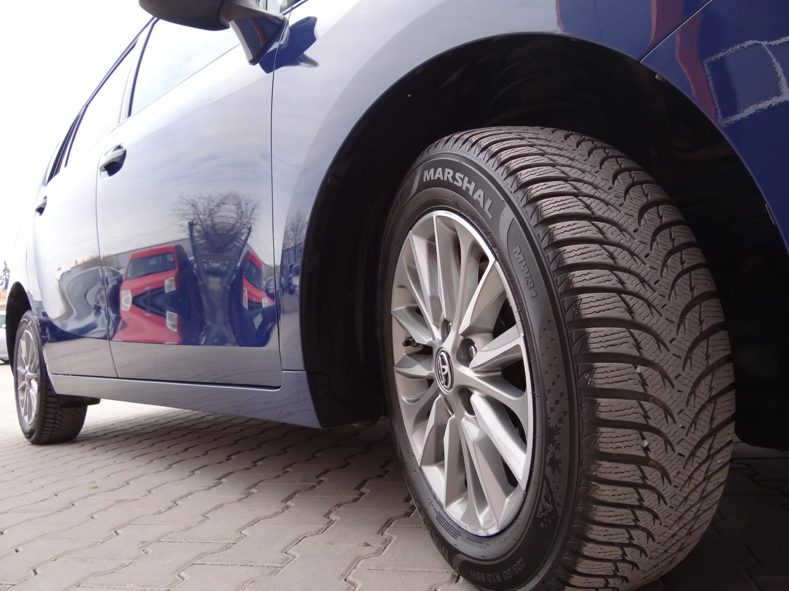 Toyota Verso 1.6i - 132k.c. - Facelift / Камера / Euro-6 /, снимка 17 - Автомобили и джипове - 54215913