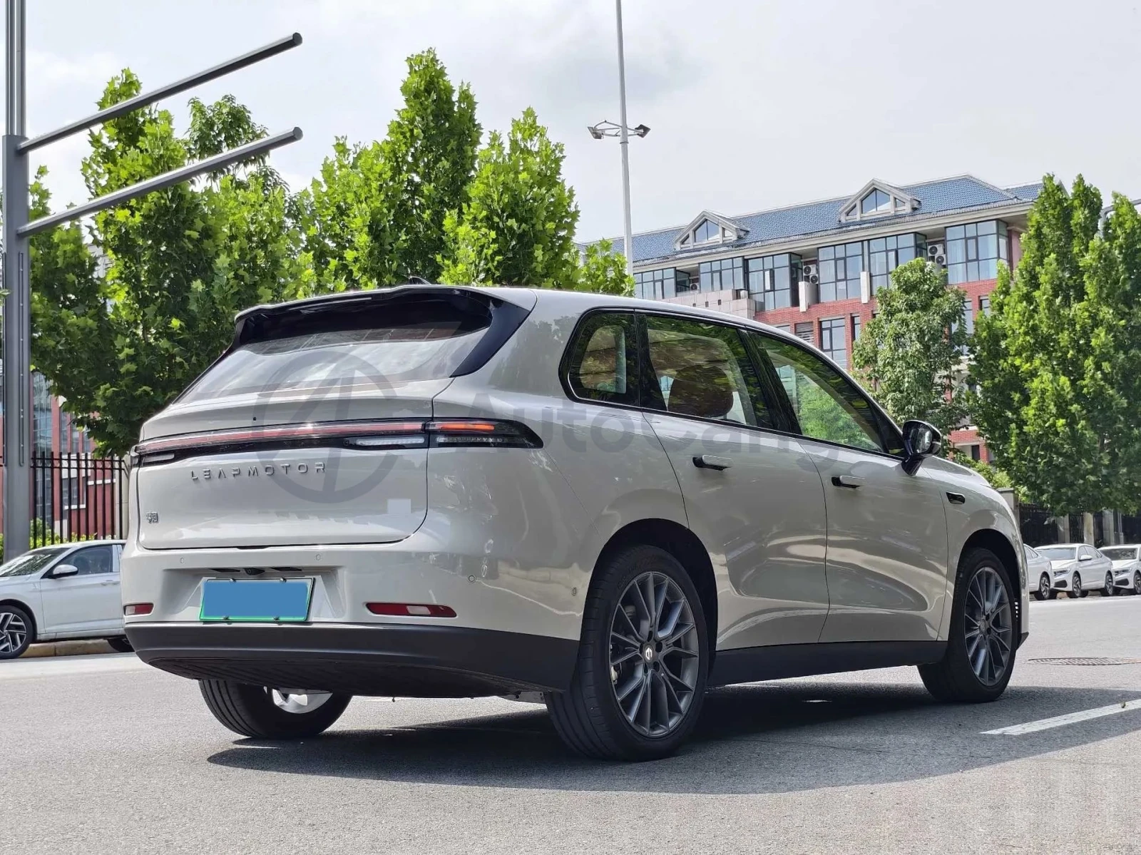 Leapmotor C10 ЦЕНА ДО БЪЛГАРИЯ* * , снимка 2 - Автомобили и джипове - 56682917
