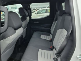 Toyota Tacoma * CREW CAB STD BED * CARFAX * Без инциденти * , снимка 9