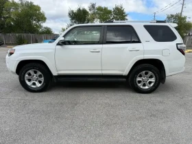 Toyota 4runner 4x4 | SR5| Navigation/Leather/Sunroof/Rear Camera, снимка 4