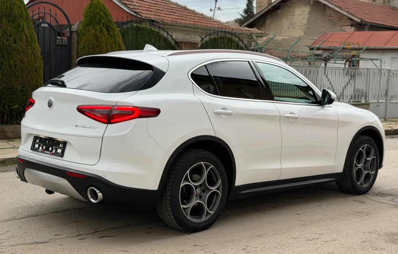 Alfa Romeo Stelvio 2.2 JTDM Super Q4 Внос Швейцария, снимка 6 - Автомобили и джипове - 52505273