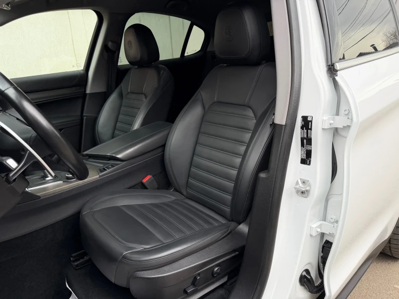 Alfa Romeo Stelvio 2.2 JTDM Super Q4 Внос Швейцария, снимка 15 - Автомобили и джипове - 52505273