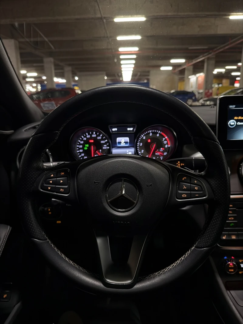 Mercedes-Benz GLA 250, снимка 11 - Автомобили и джипове - 53127389
